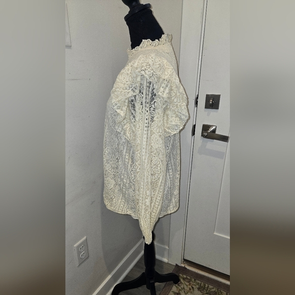 Entro Cream Flutter Sleeve Ruffled Blouse - Picture 2 of 7